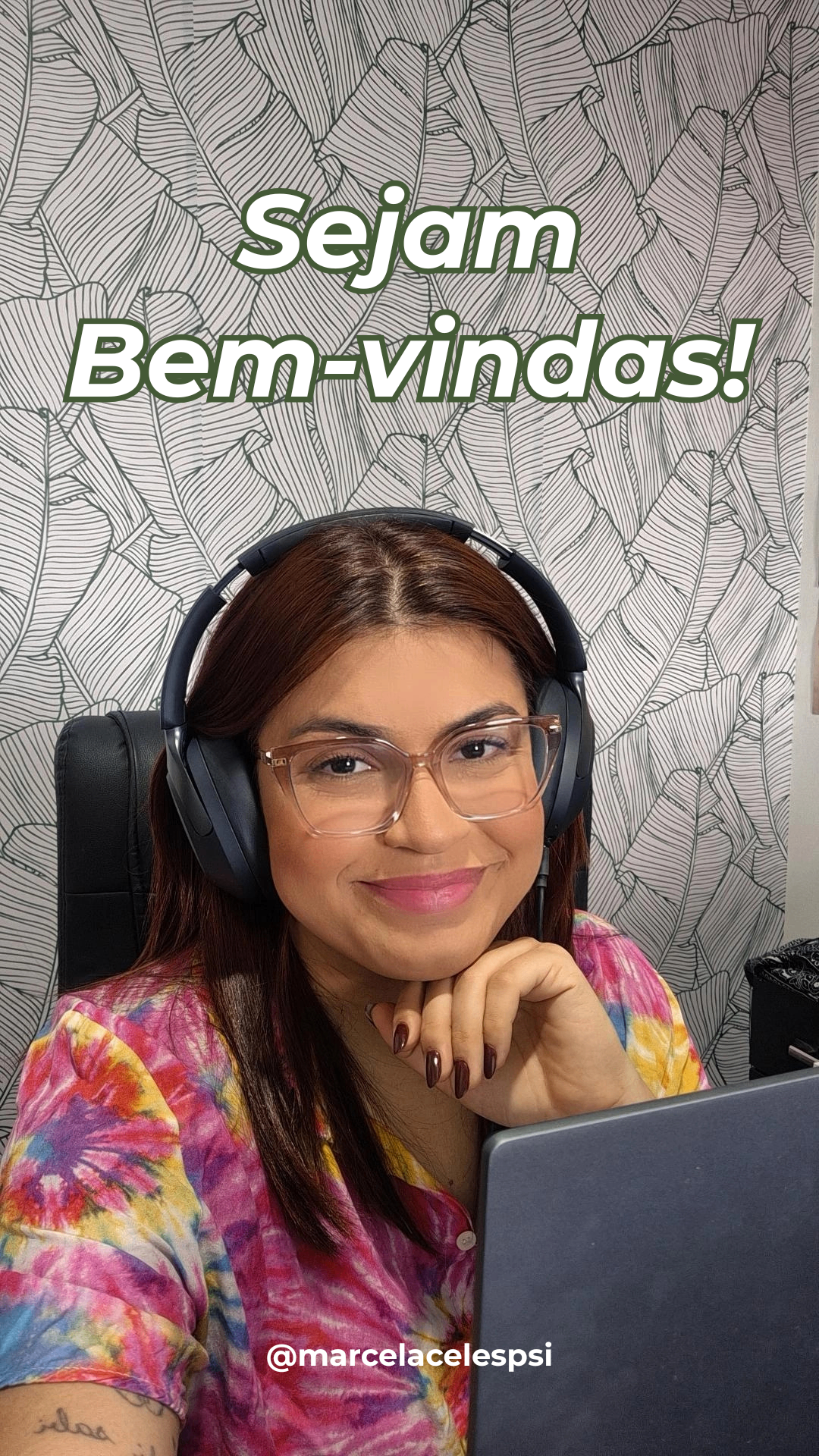 Capa do vídeo de apresentação da psicóloga Marcela Carvalho Celes